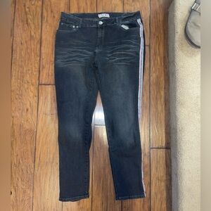 Denim and Rivets Black Denim Jeans with Side Stripe woman’s size 24 EUC